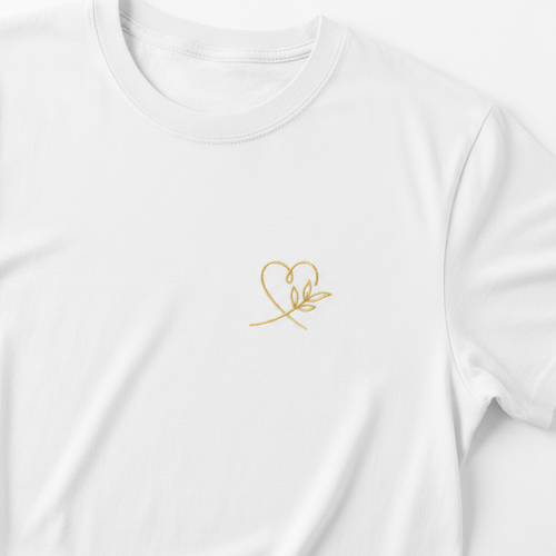 T-shirt brodé côté cœur