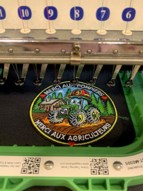 Écusson brodé Hommage Pompiers & Agriculteurs – ⌀ 8 cm